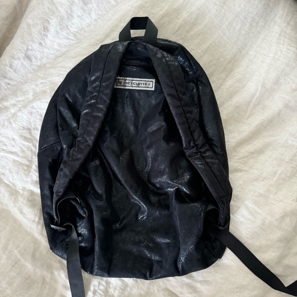 ✨SPARKLY✨ og stoney clover backpack with 3 patches - Picture 3 of 6